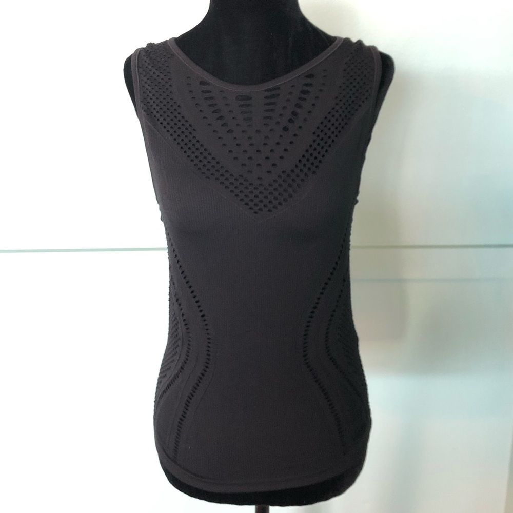 Alo Lark Tank